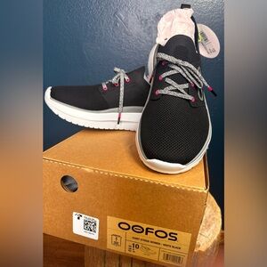 OOFOS Black and White Women's Sneakers